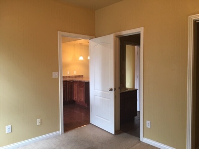 Building Photo - 331 Burley Ave