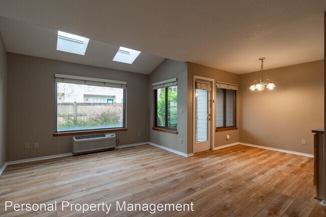 Building Photo - 2 br, 2.5 bath House - 7816 NE Loowit Loop...