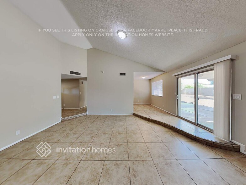 Building Photo - 2649 E Javelina Cir