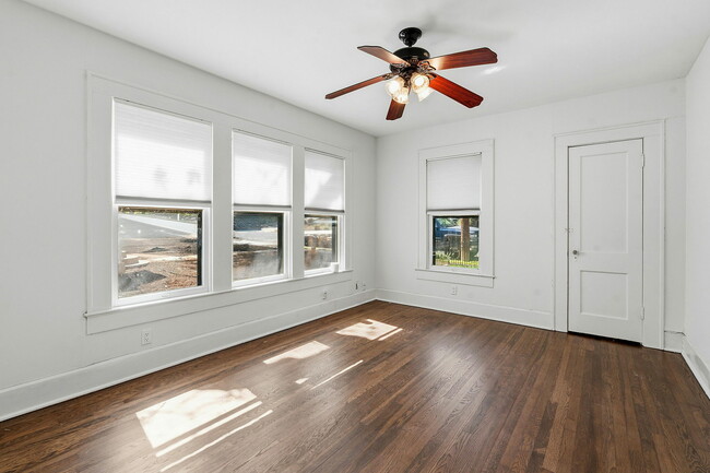 Building Photo - 804 Rutherford Pl