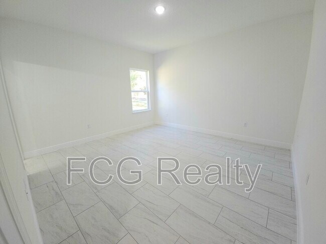 Building Photo - 1829 W Corrine St