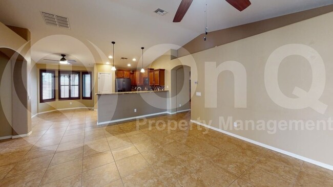 Building Photo - 3424 E Crescent Way