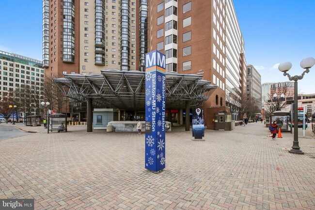 Building Photo - 820 N Pollard St