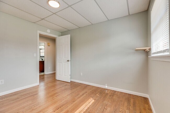 Building Photo - 606 Pine Ridge Rd