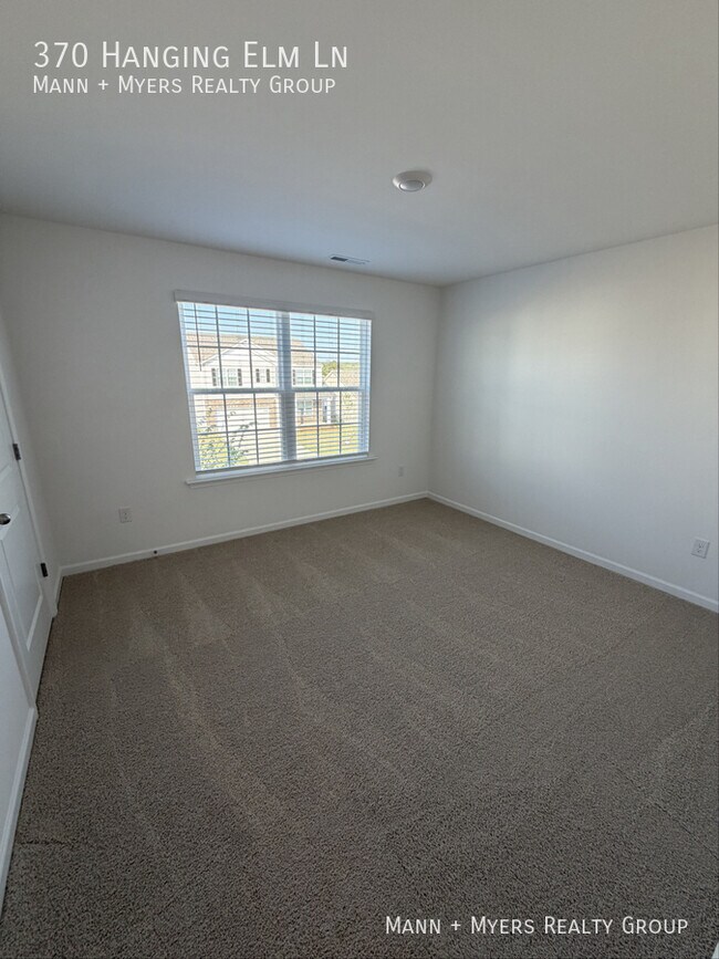 Building Photo - 370 Hanging Elm Ln