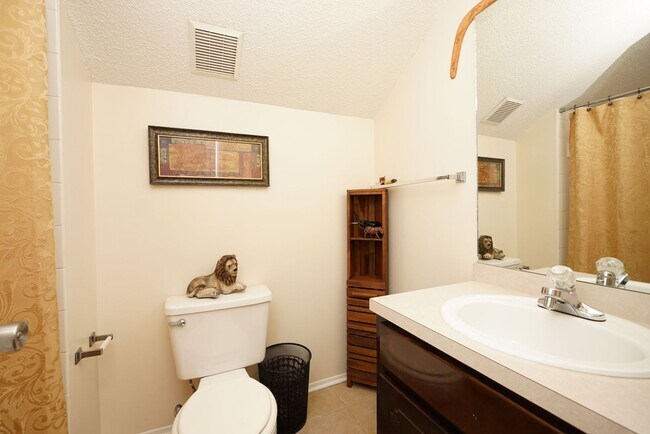 Building Photo - Bluewater Bay Four Bedroom House