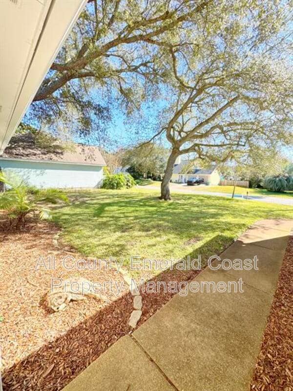 Building Photo - 1126 Bay Ct