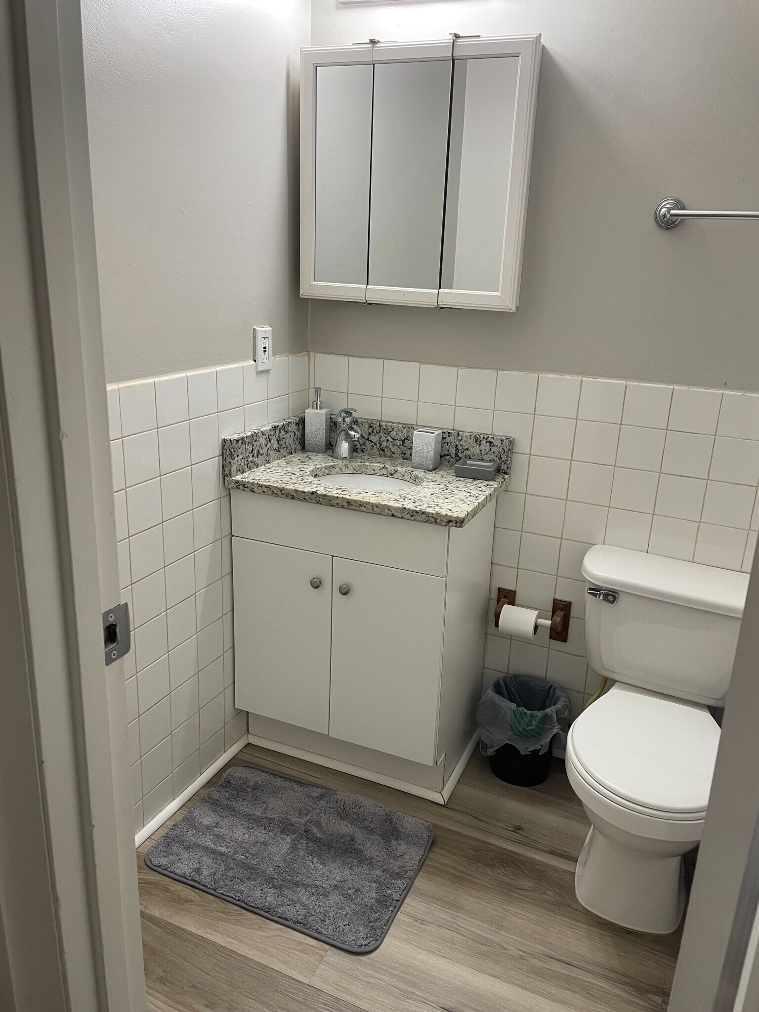 Building Photo - Room in Duplex on New Dawn Ct