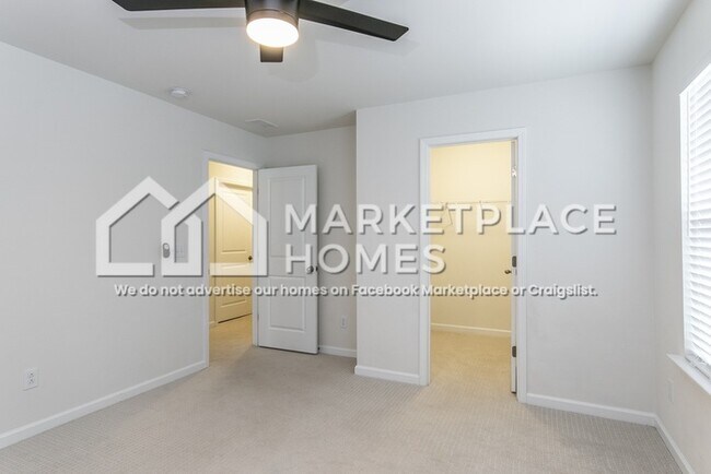 Building Photo - 433 Stonefield Cir