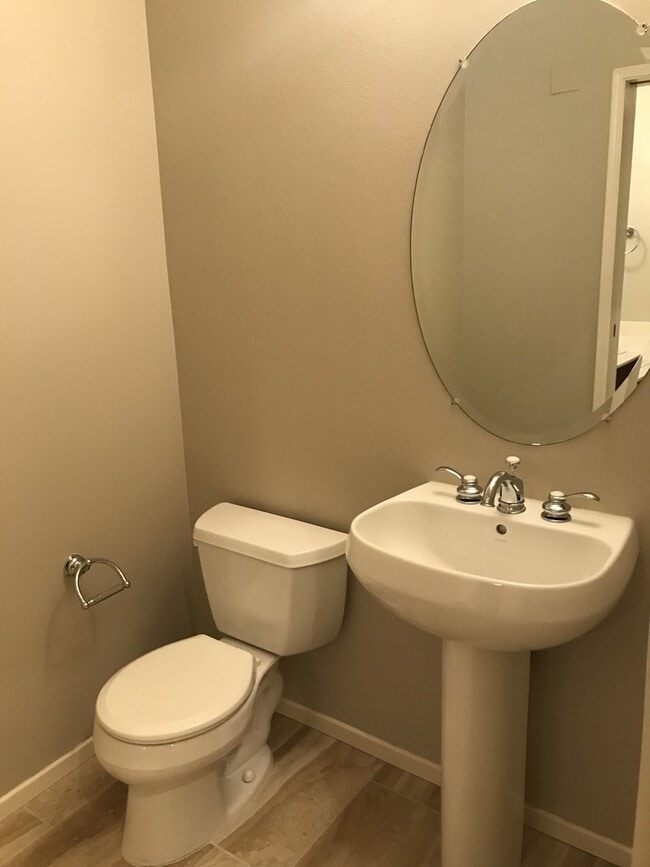 Building Photo - Gorgeous ONE LV High Rise Unit For Rent