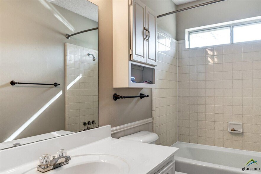 Building Photo - 407 Shiloh Rd