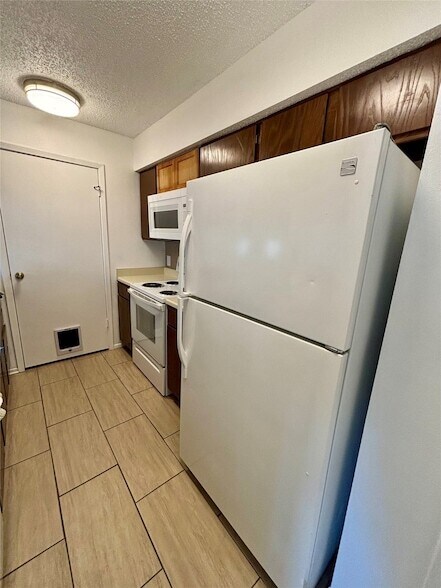 Building Photo - 12480 Abrams Rd