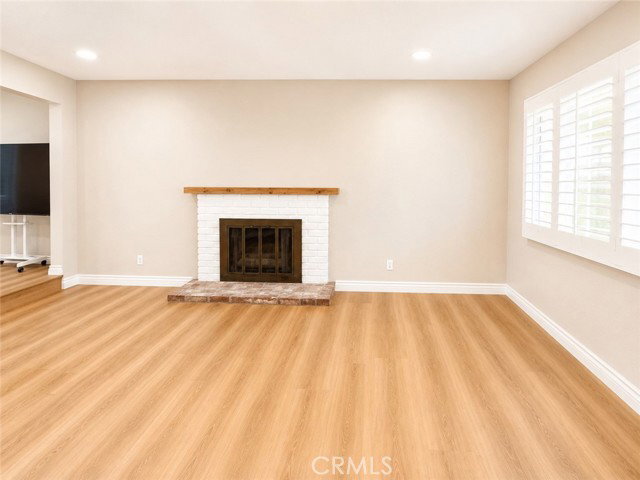 Building Photo - 1118 W Orange Rd