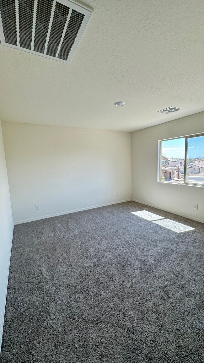 Building Photo - 1659 Luna Clf Ave