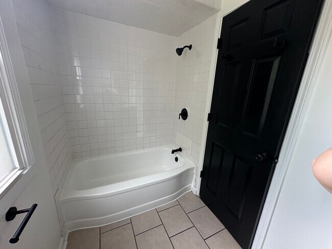 Building Photo - FREE APPLICATION!! Beautiful 4 bedroom hou...