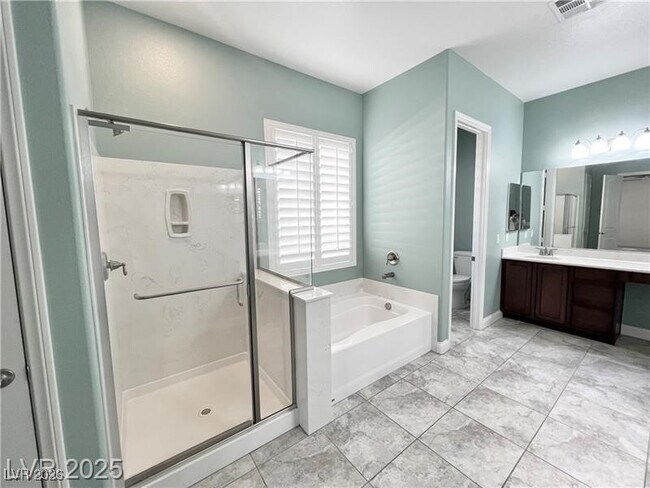 Building Photo - 2117 Thames View St