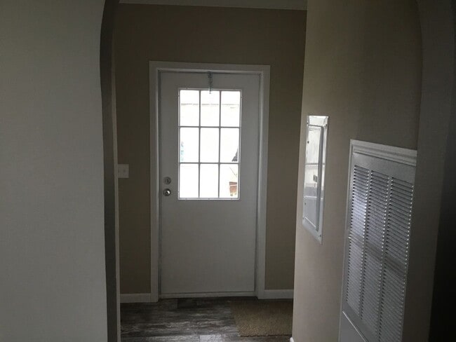 Building Photo - 1510 Alan Dr