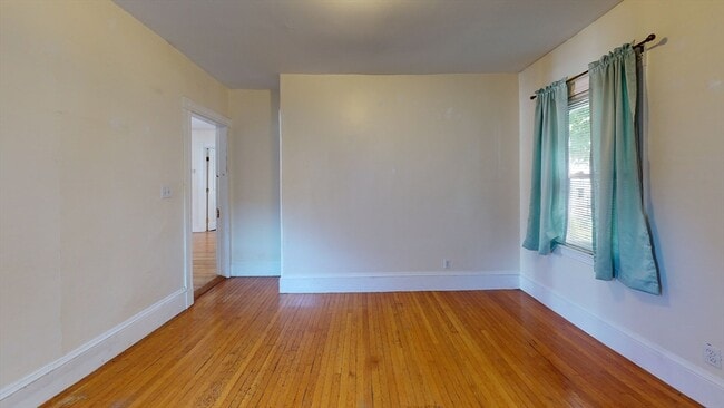 Building Photo - 47 Fairbanks St