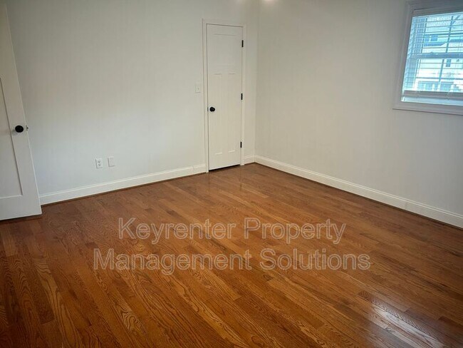 Building Photo - 18 Spring View Dr