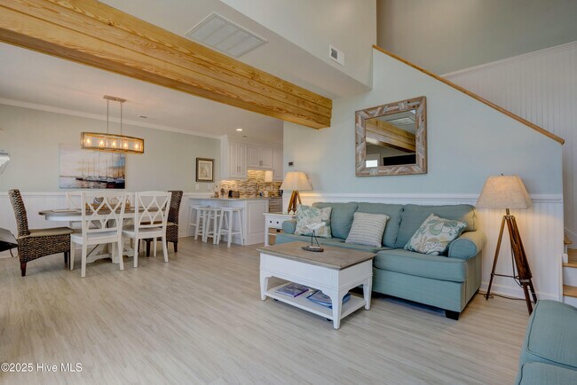Building Photo - 3946 Island Dr