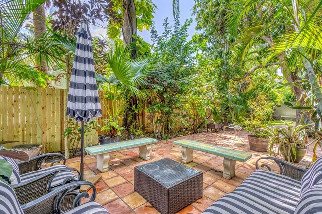 Building Photo - 511 29th St