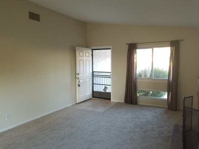 Building Photo - Home with View! 3 Bedroom 1.5 Bath Home,