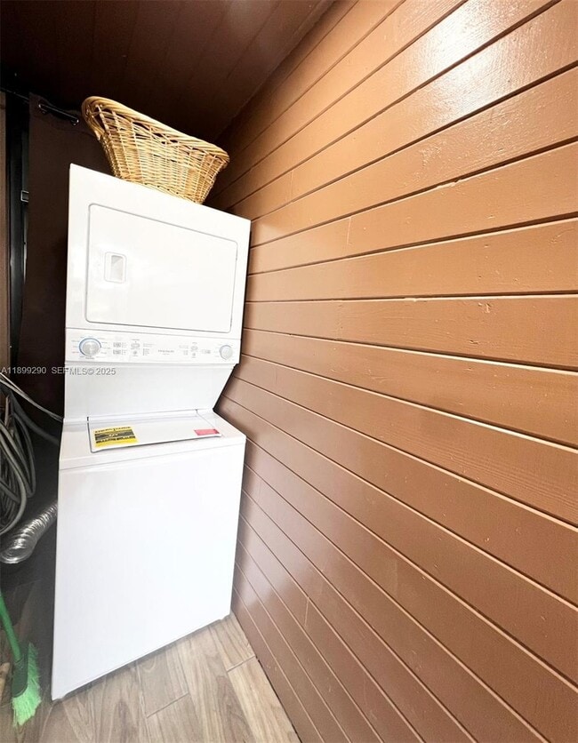 Building Photo - 11241 SW 7th Terrace