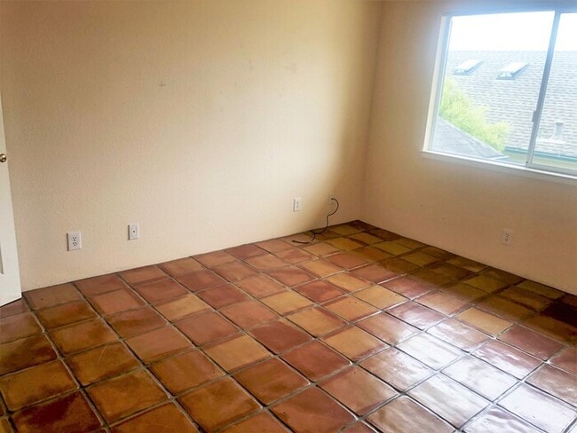 Building Photo - Spacious Two Bedroom Near Downtown Monterey