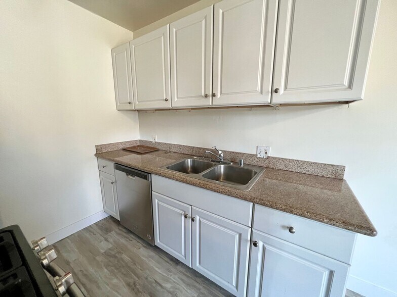 Building Photo - 3608 Keystone Av