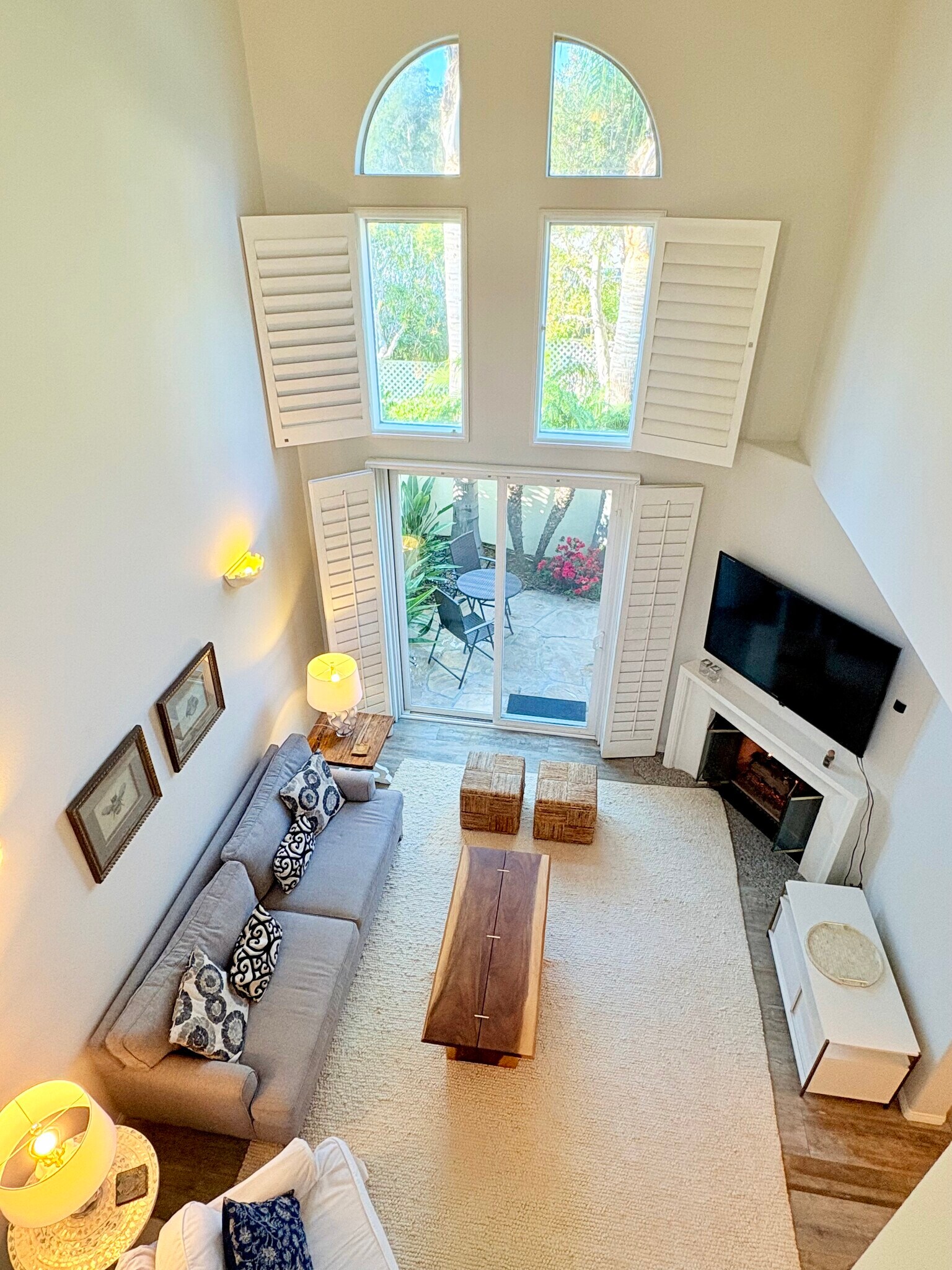Building Photo - 6483 Zuma View Pl
