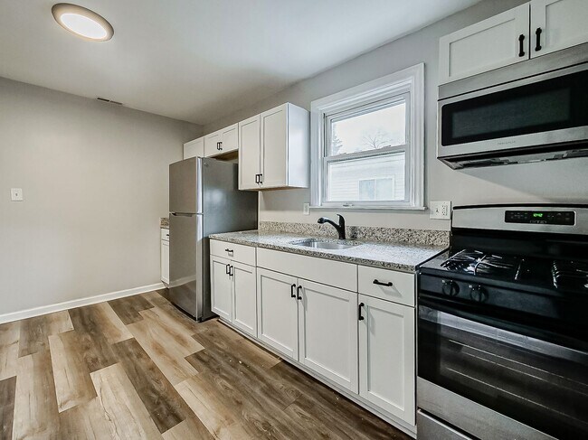 Building Photo - Fresh Start in the Heart of Hazel Park – 3 Bedroom Charmer on Powell Ave