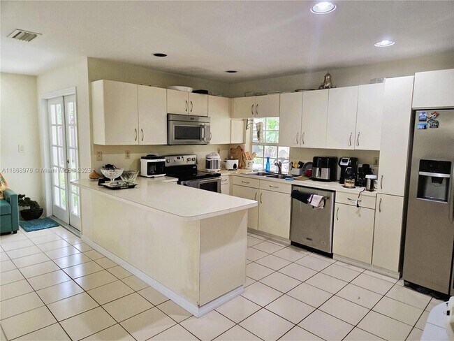Building Photo - 15591 SW 45th Terrace