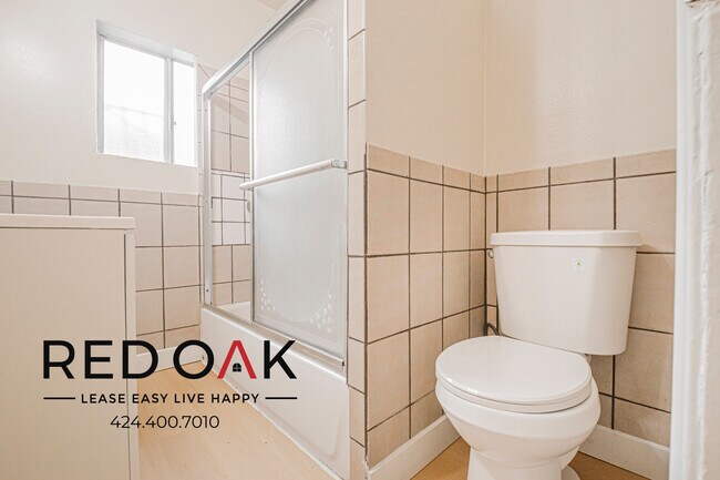 Building Photo - 638 E 82nd St