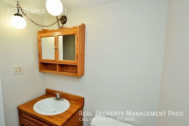 Building Photo - 1073 Temple Ct