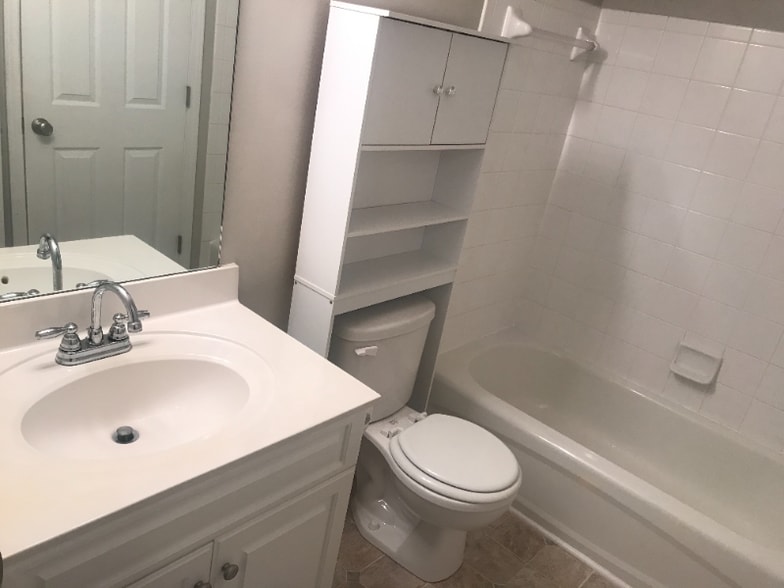 Building Photo - 364 Normandy Cir