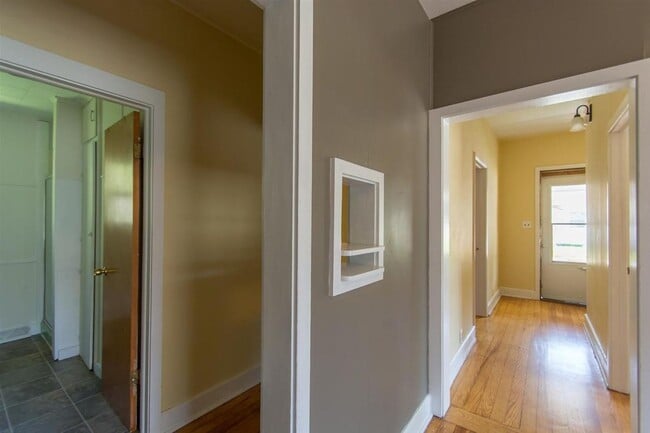 Building Photo - 3 bedroom, 1 bath Home: Available August 2026!