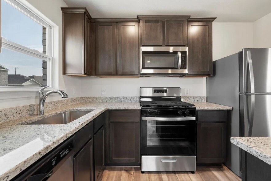 Building Photo - 526 A D Crain St