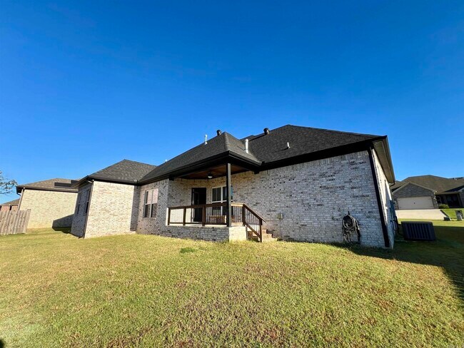 Building Photo - 9741 Meadow Creek Dr