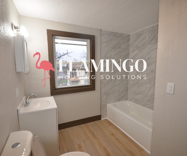 Building Photo - 1021 Cumberland Ave