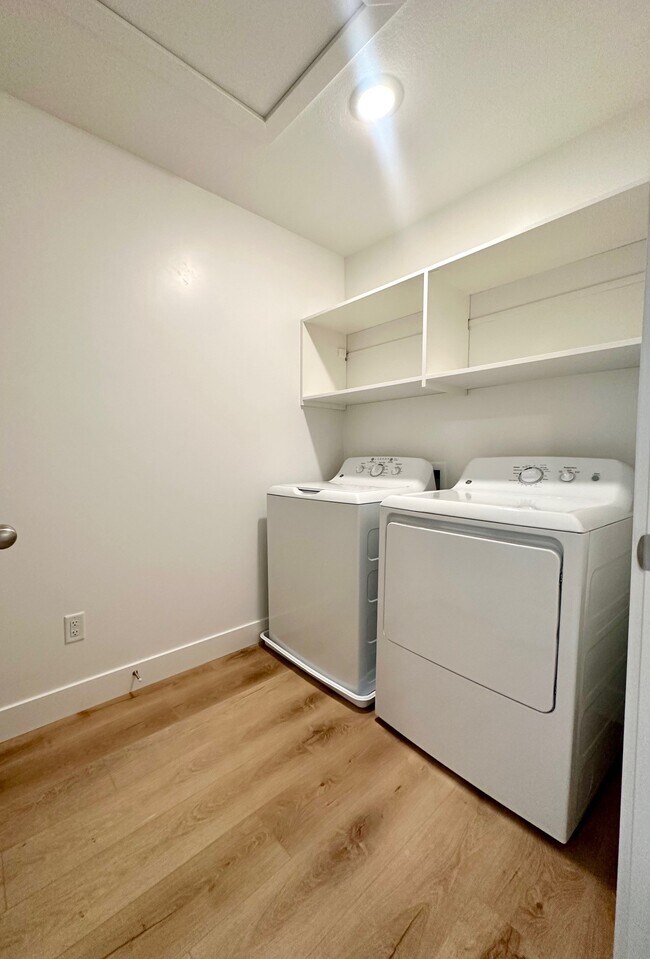 Building Photo - Springville 775