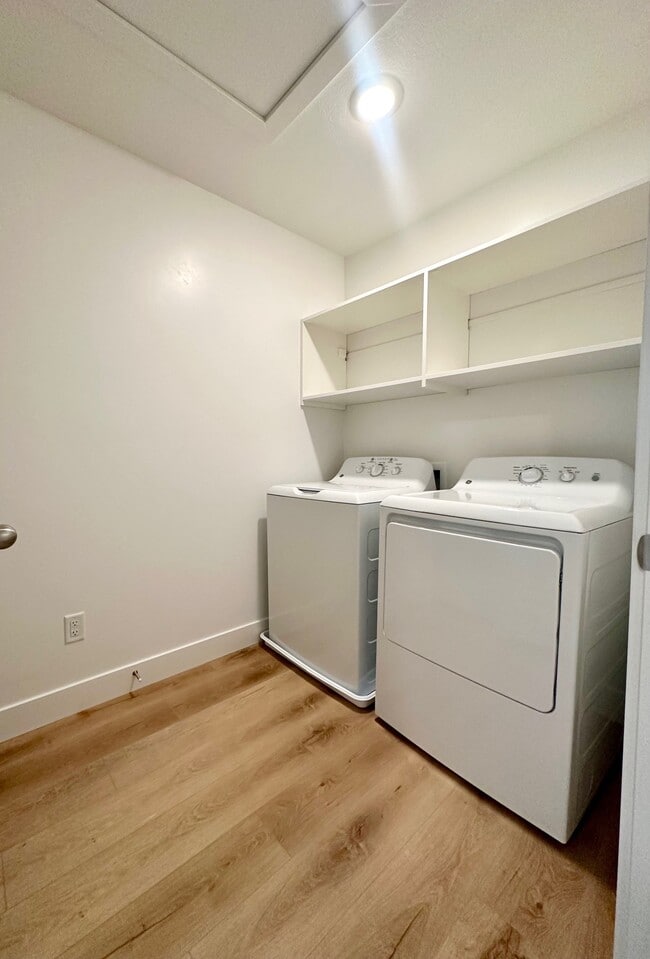 Building Photo - Springville TH 757