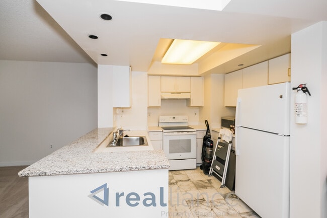 Building Photo - 1275 25th St NW