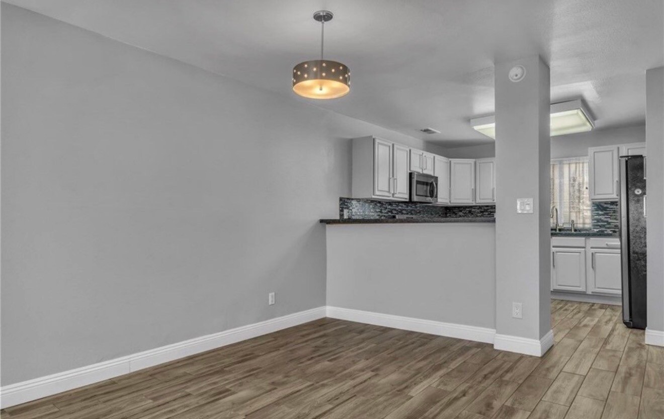 Building Photo - 6036 Hazelhurst Pl