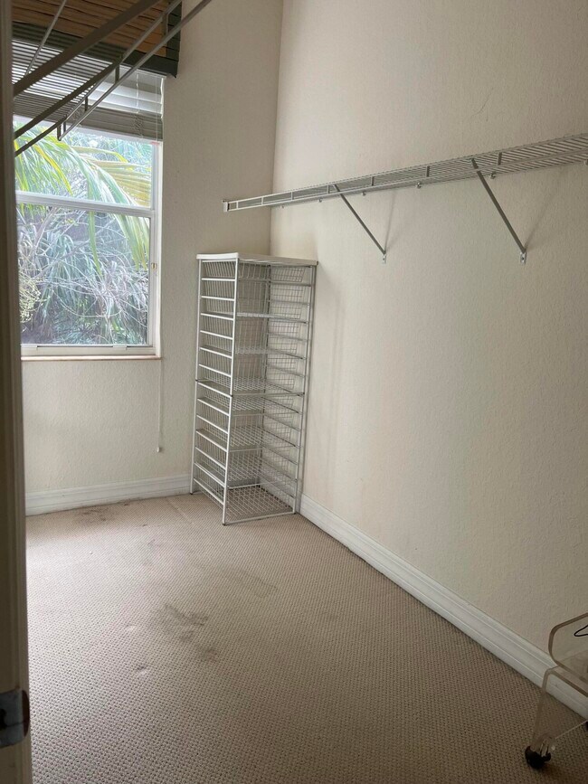 Building Photo - 4991 Bonsai Cir