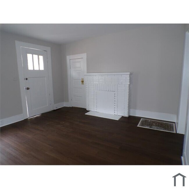 Building Photo - 1249 Waverly St