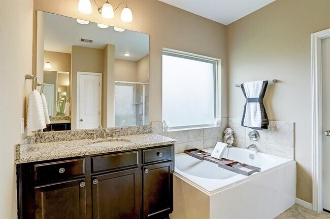 Building Photo - 4411 Eclipse Park Ct