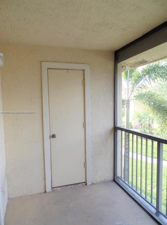 Building Photo - 1281 SW 46th Ave