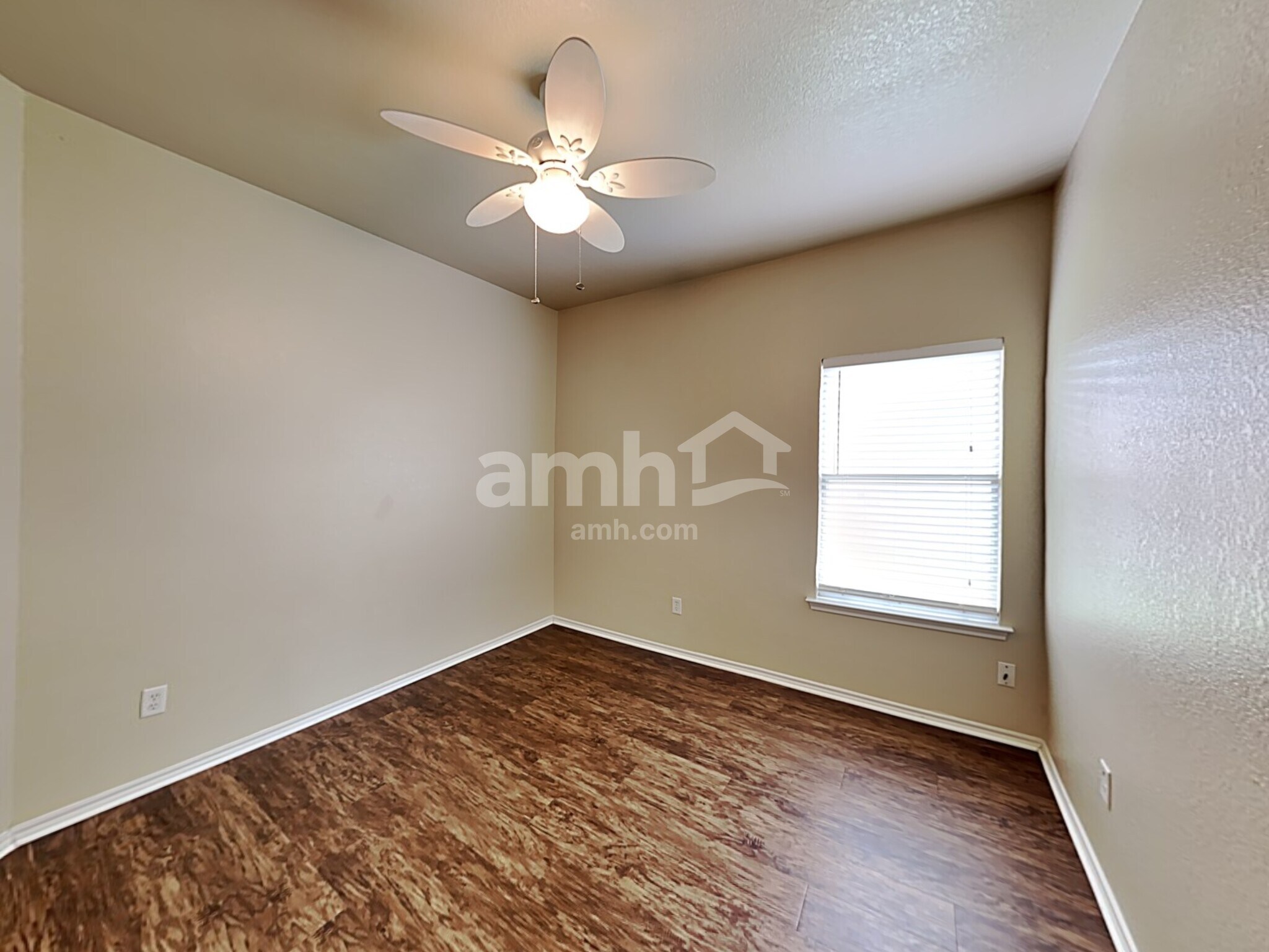 Building Photo - 1224 Dianthus Dr