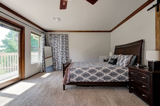 Building Photo - 7808 Forest Ln