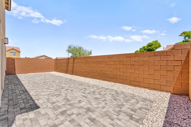 Building Photo - 5606 Spring Trellis St